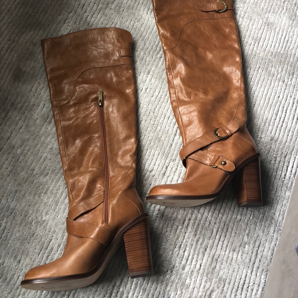 Stunning NBW 9B knee high boots 💚